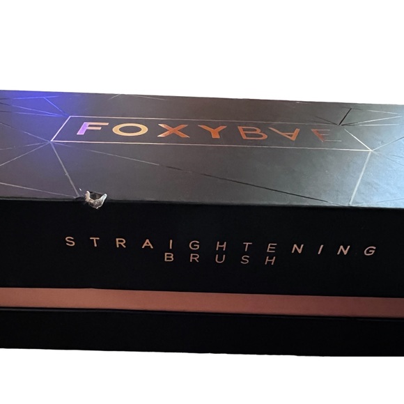 FoxyBae Hair Straightening Ceramic Tourmaline Brush - Picture 4 of 12